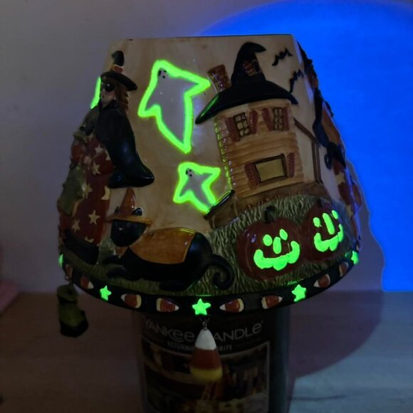 Yankee Candle Halloween Jar Shade by Teresa Kogut (2005) – Glow-in-the-Dark Ghos - Picture 2 of 12